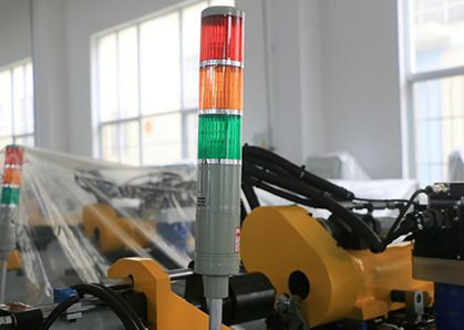 Máquina de flexión de tuberías totalmente automática